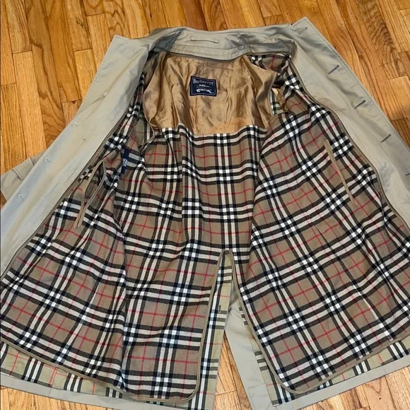 Burberry Tan Trench Coat for Men - Picture 4 of 9